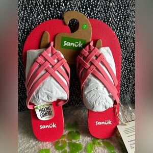 NWT Sanuk Women’s Yoga Sandy II Sandals~ size 7